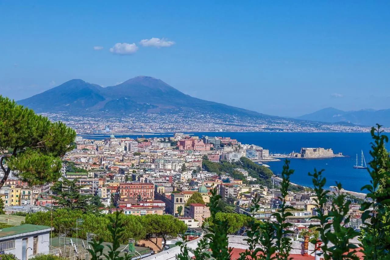 Romantic Place With Pines, Cats, Stunning View And Parking Neapol