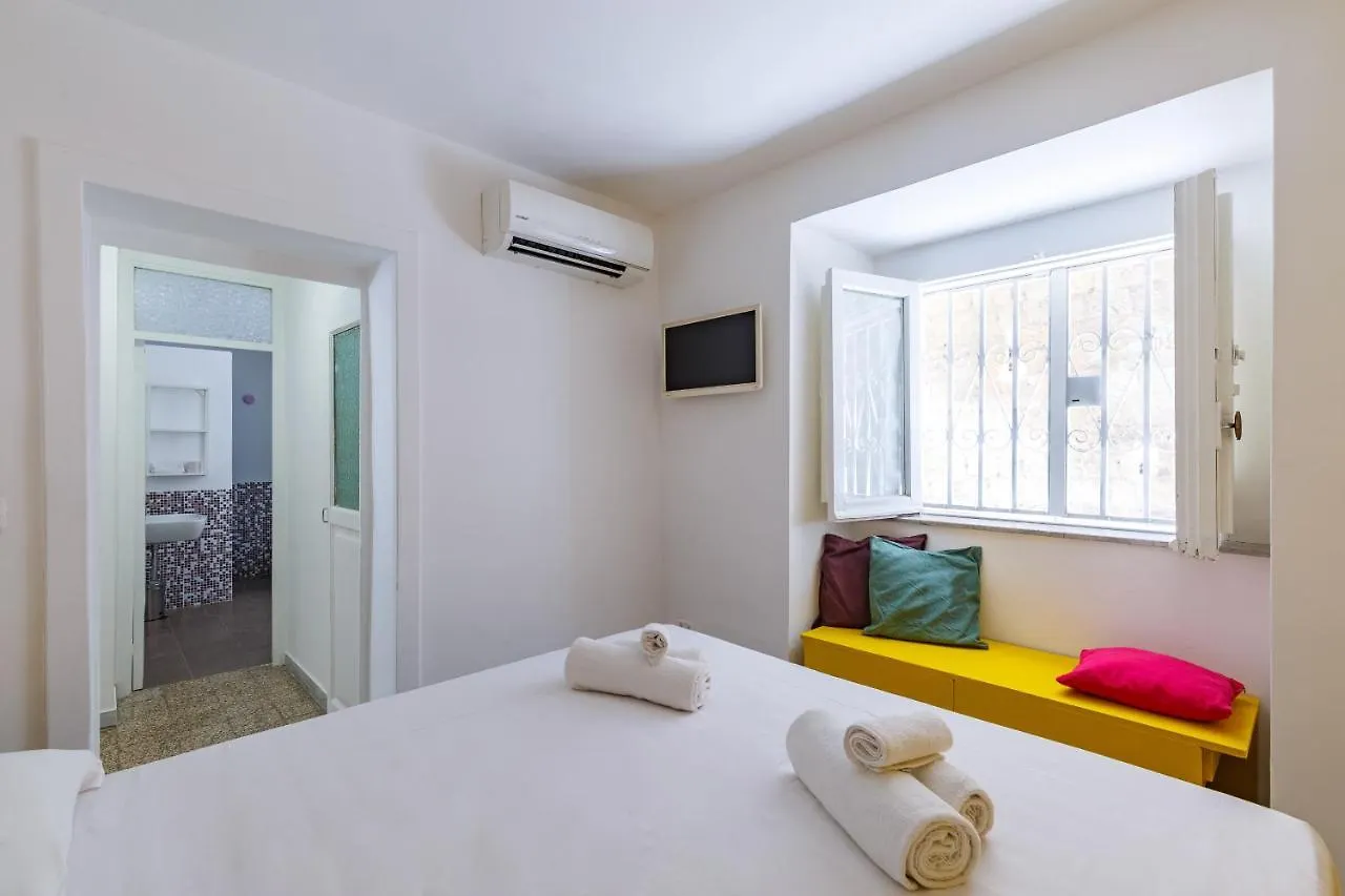 公寓 Romantic Place With Pines, Cats, Stunning View And Parking 那不勒斯