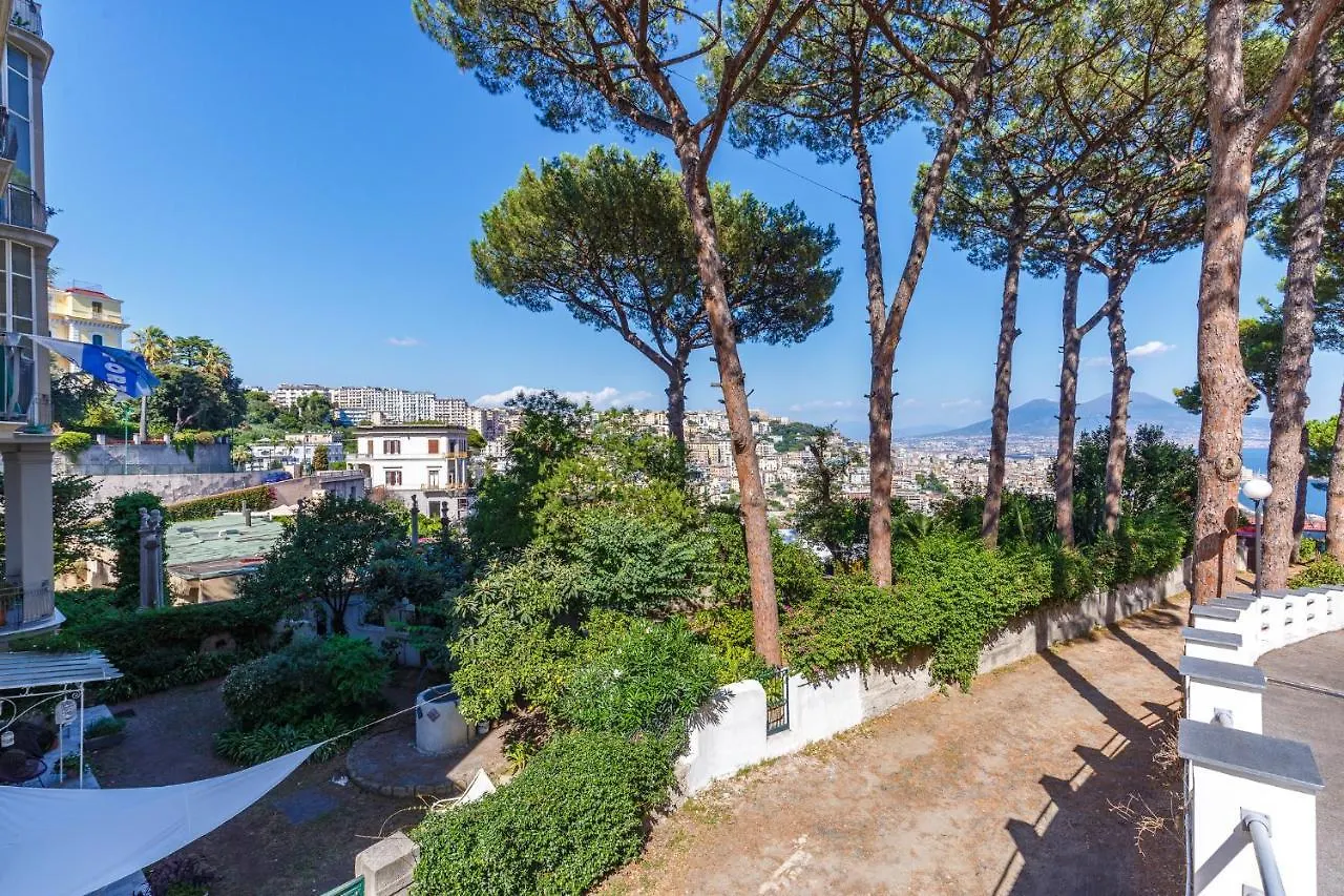 Romantic Place With Pines, Cats, Stunning View And Parking 那不勒斯