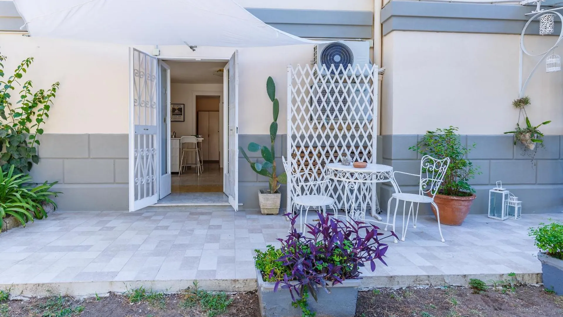 Romantic Place With Pines, Cats, Stunning View And Parking 那不勒斯 公寓