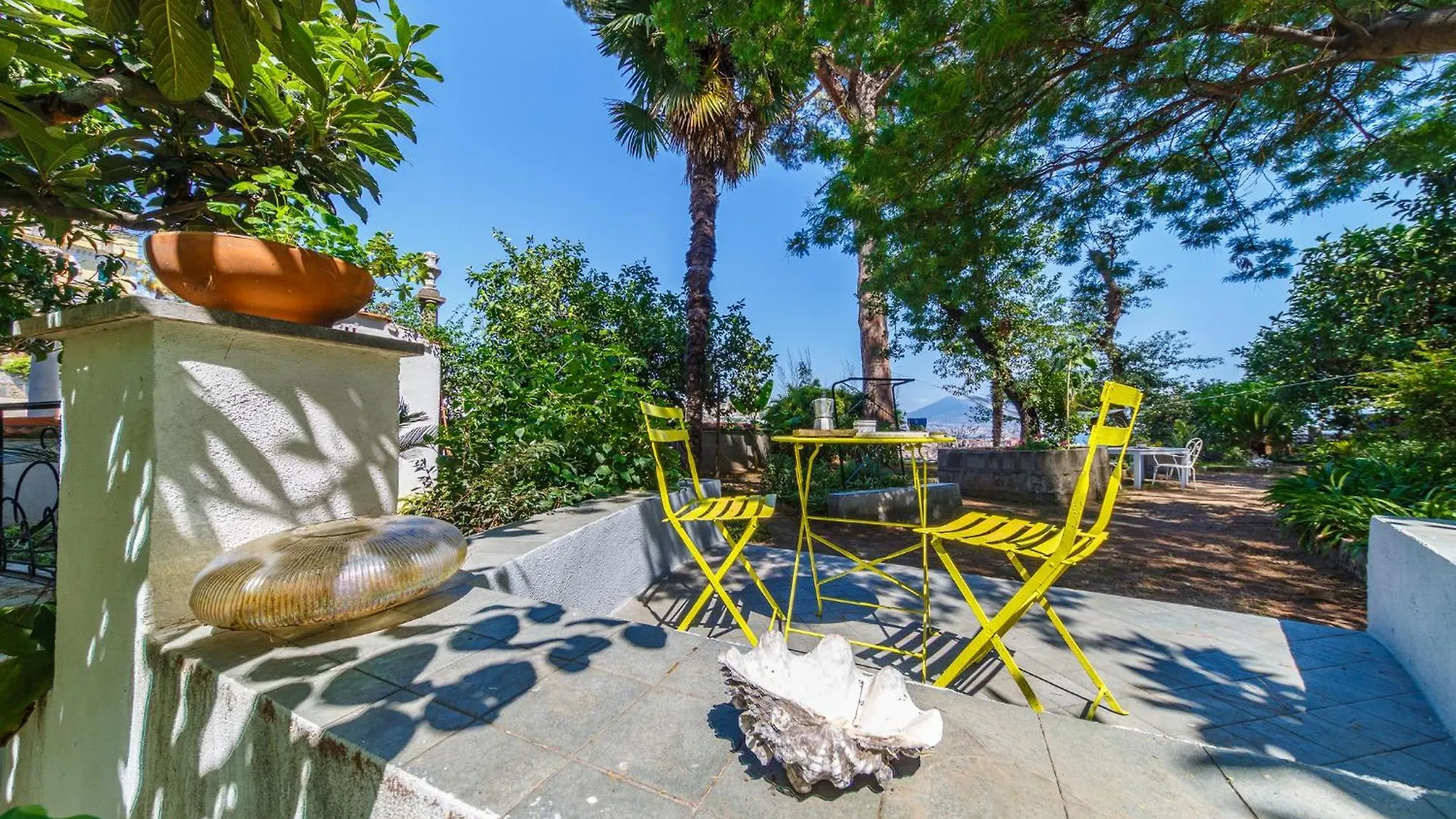 Romantic Place With Pines, Cats, Stunning View And Parking 那不勒斯 0*,  意大利